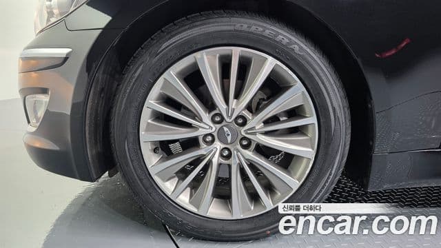 2013 Hyundai (Хёндэ) Genesis