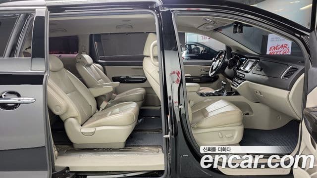 2019 Kia (Киа) The New Carnival — миниатюра 10