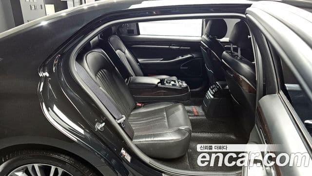 2017 Genesis EQ900 — миниатюра 10
