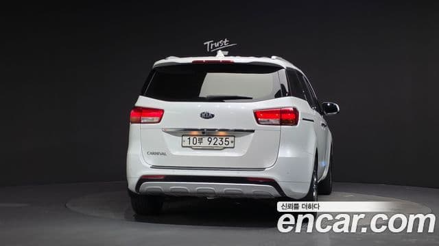 2017 Kia (Киа) All New Carnival — миниатюра 3