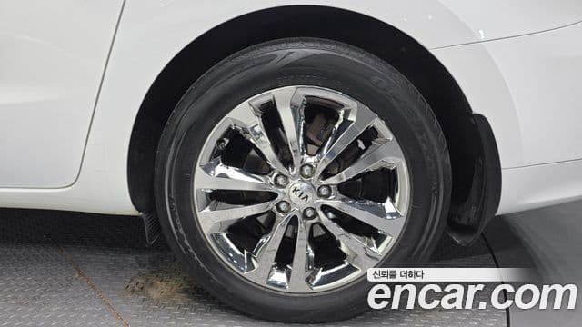 2017 Kia (Киа) All New Carnival — миниатюра 4