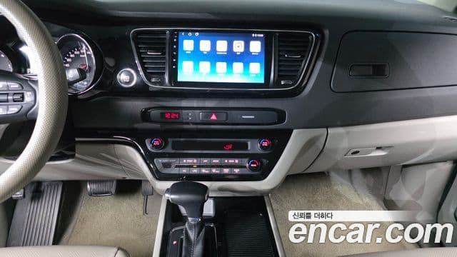 2017 Kia (Киа) All New Carnival — миниатюра 8