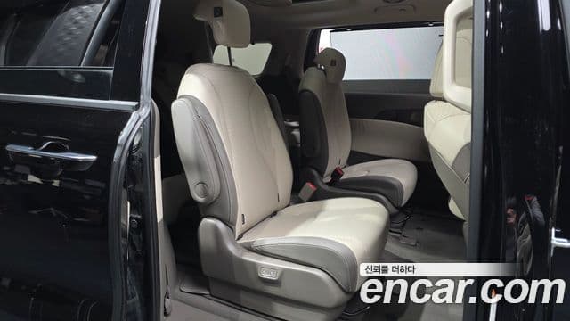 2025 Kia (Киа) The New Carnival 4th Gen — миниатюра 9