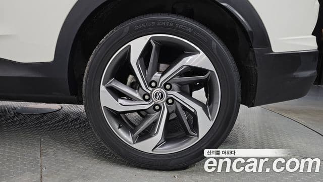2020 SsangYong 뷰티풀 코란도 — миниатюра 5