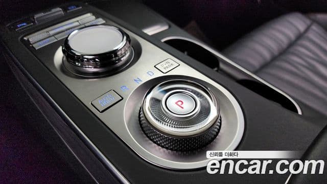 2021 Genesis GV70 — миниатюра 8