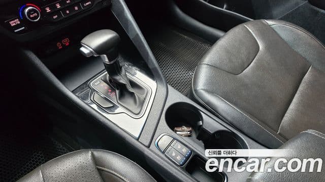 2016 Kia (Киа) Niro — миниатюра 5