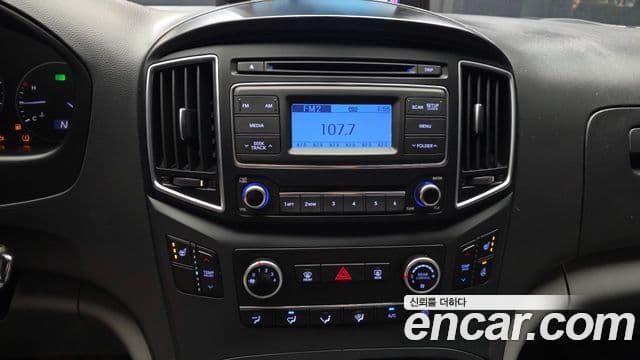 2015 Hyundai (Хёндэ) Grand Starex — миниатюра 10
