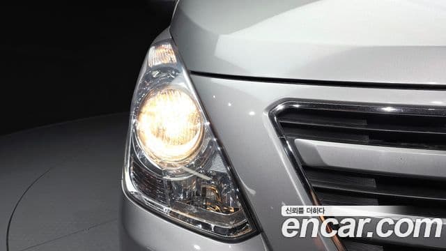 2015 Hyundai (Хёндэ) Grand Starex — миниатюра 3