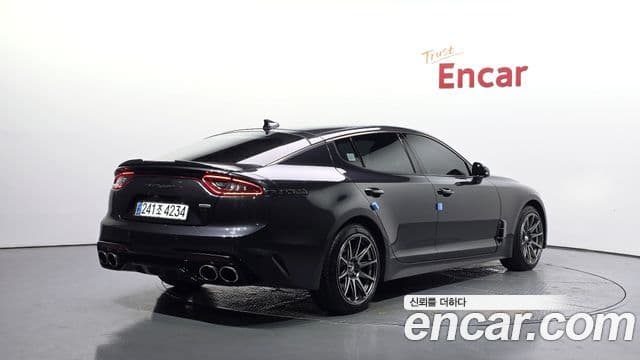 2017 Kia (Киа) 스팅어 — миниатюра 7