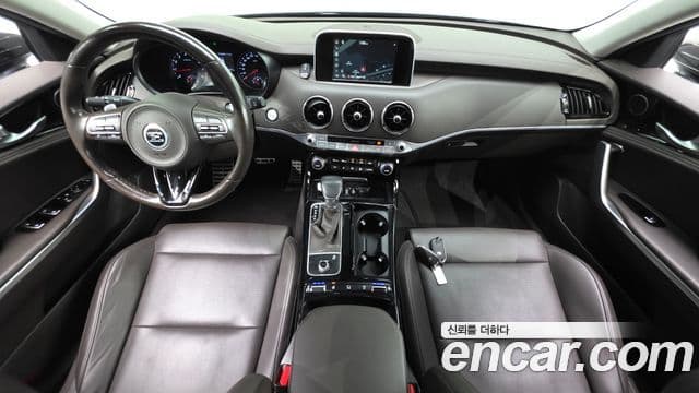 2017 Kia (Киа) 스팅어 — миниатюра 8