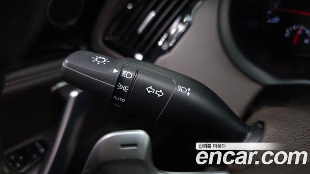 2017 Kia (Киа) 스팅어 — миниатюра 10
