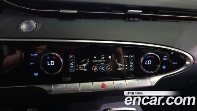 2021 Genesis GV70 — миниатюра 8