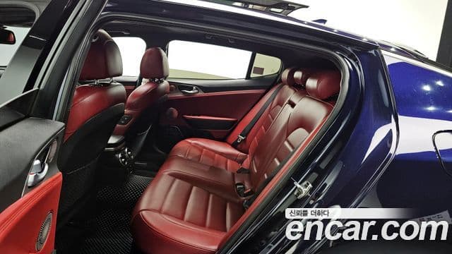 2017 Kia (Киа) 스팅어 — миниатюра 8