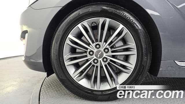 2016 Genesis EQ900 — миниатюра 5