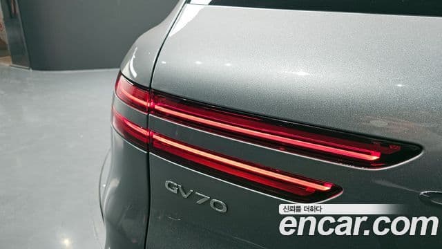 2021 Genesis GV70 — миниатюра 3