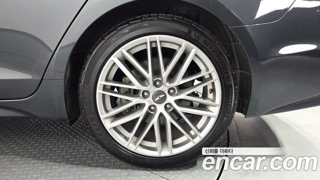 2019 Genesis G70 — миниатюра 2