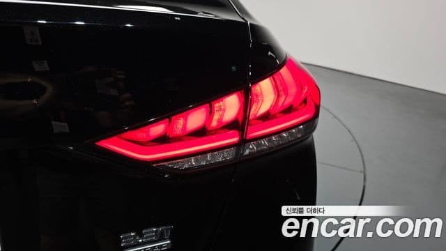 2017 Genesis G80 — миниатюра 8