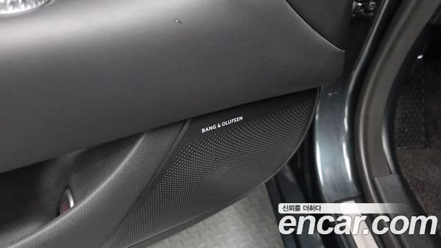 2024 Genesis G90 (RS4) — миниатюра 4