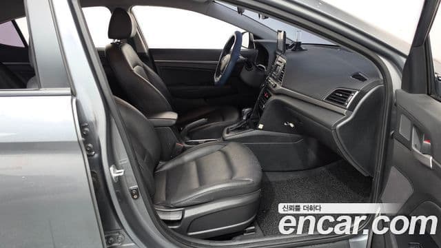 2017 Hyundai (Хёндэ) Avante AD — миниатюра 2