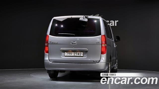 2013 Hyundai (Хёндэ) Grand Starex — миниатюра 3
