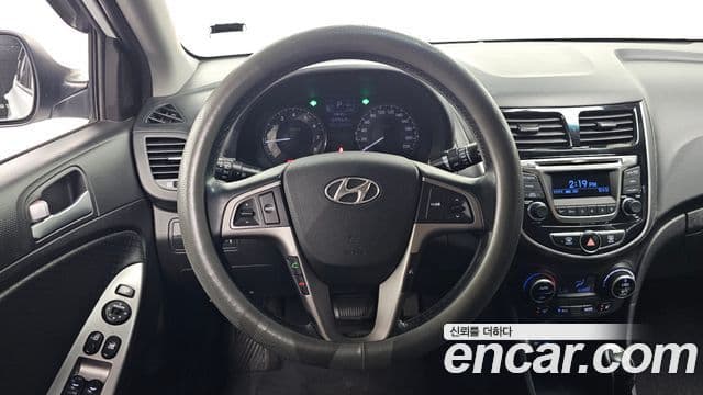 2015 Hyundai (Хёндэ) 엑센트(신형) — миниатюра 9