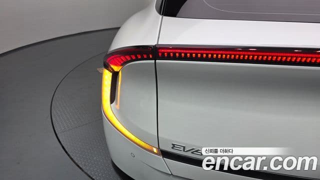 2022 Kia (Киа) EV6 — миниатюра 8