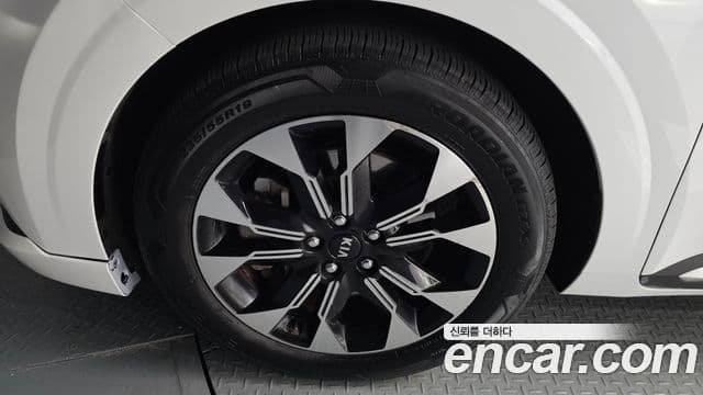 2021 Kia (Киа) Carnival 4th Gen — миниатюра 6