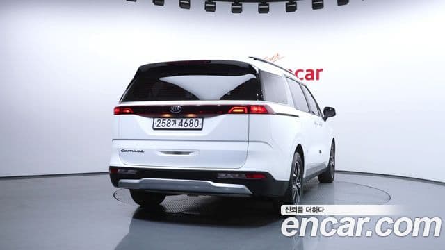 2021 Kia (Киа) Carnival 4th Gen — миниатюра 4
