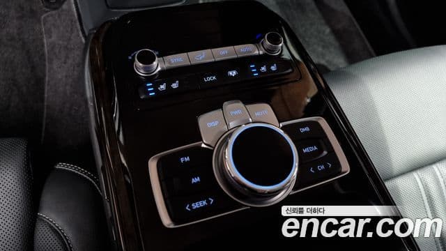 2020 Genesis G90 — миниатюра 7