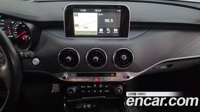 2017 Kia (Киа) 스팅어 — миниатюра 7